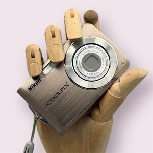 Nikon Coolpix S210 Digital Camera | 8MP | Silver